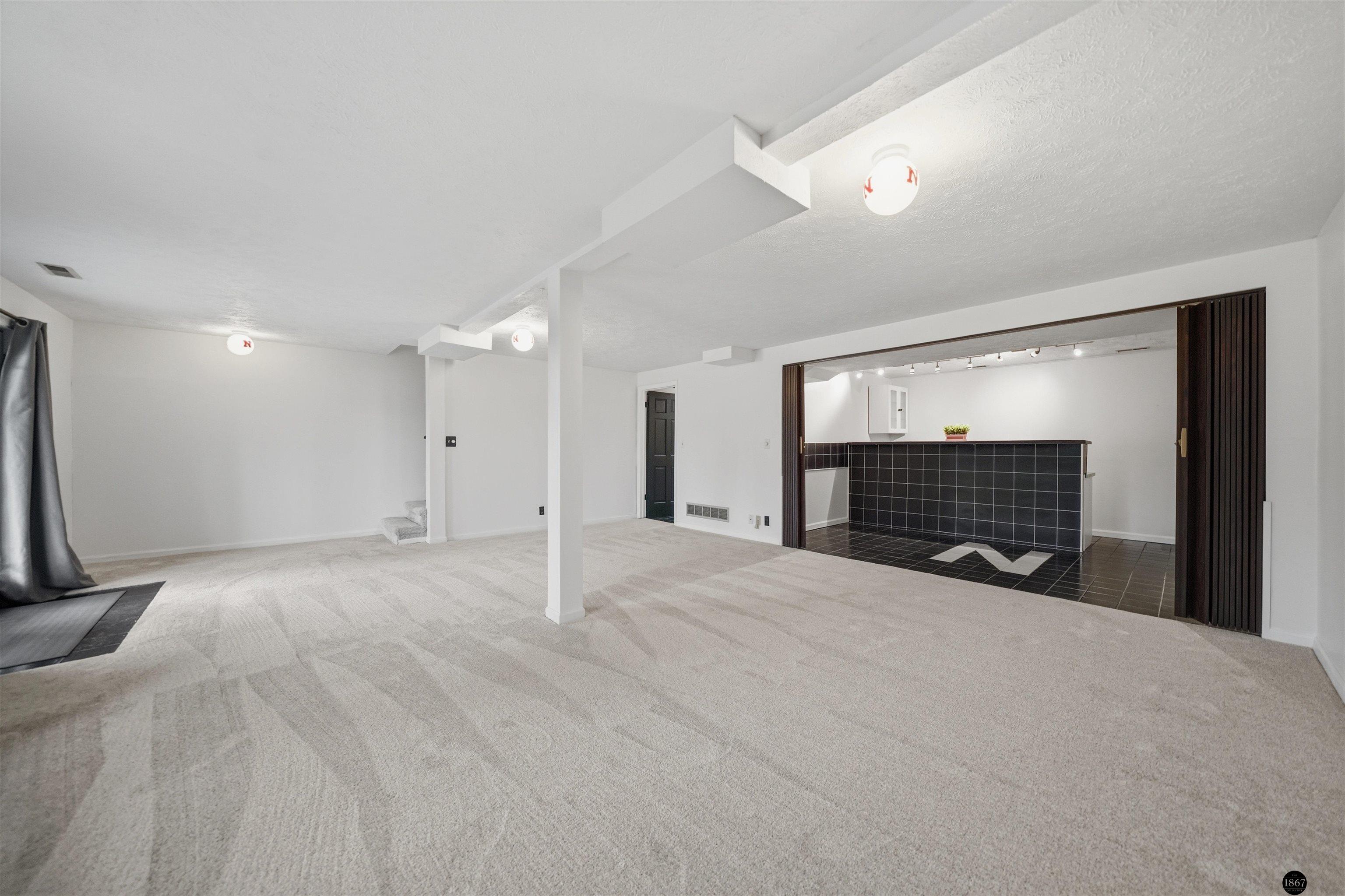 5852 Locust Street