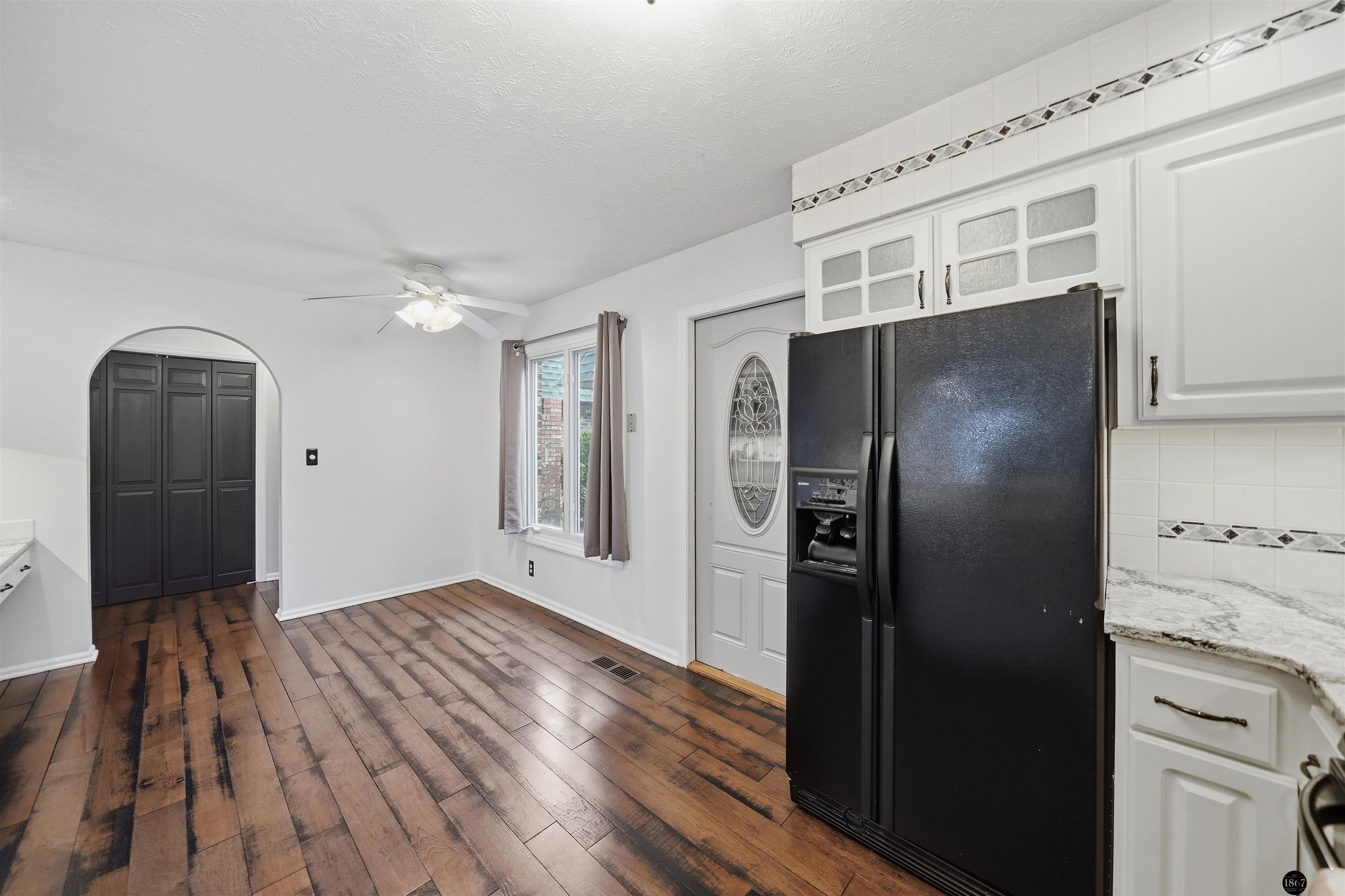 5852 Locust Street