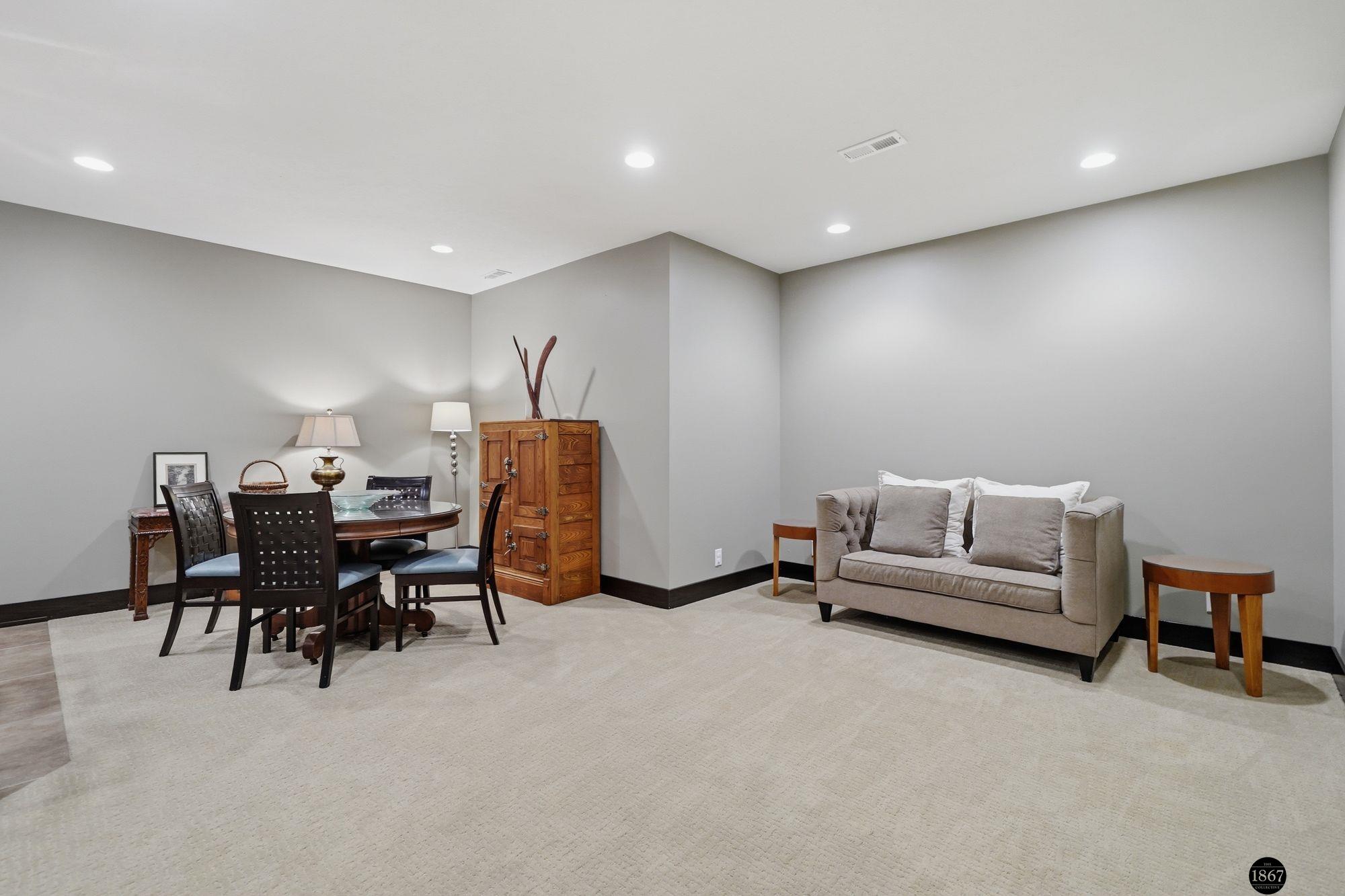 9650 Cotswold Lane