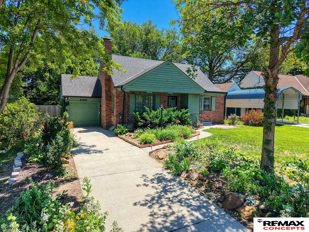 200 S Cotner Boulevard
