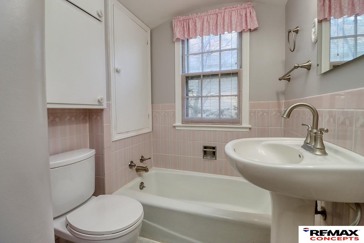 200 S Cotner Boulevard