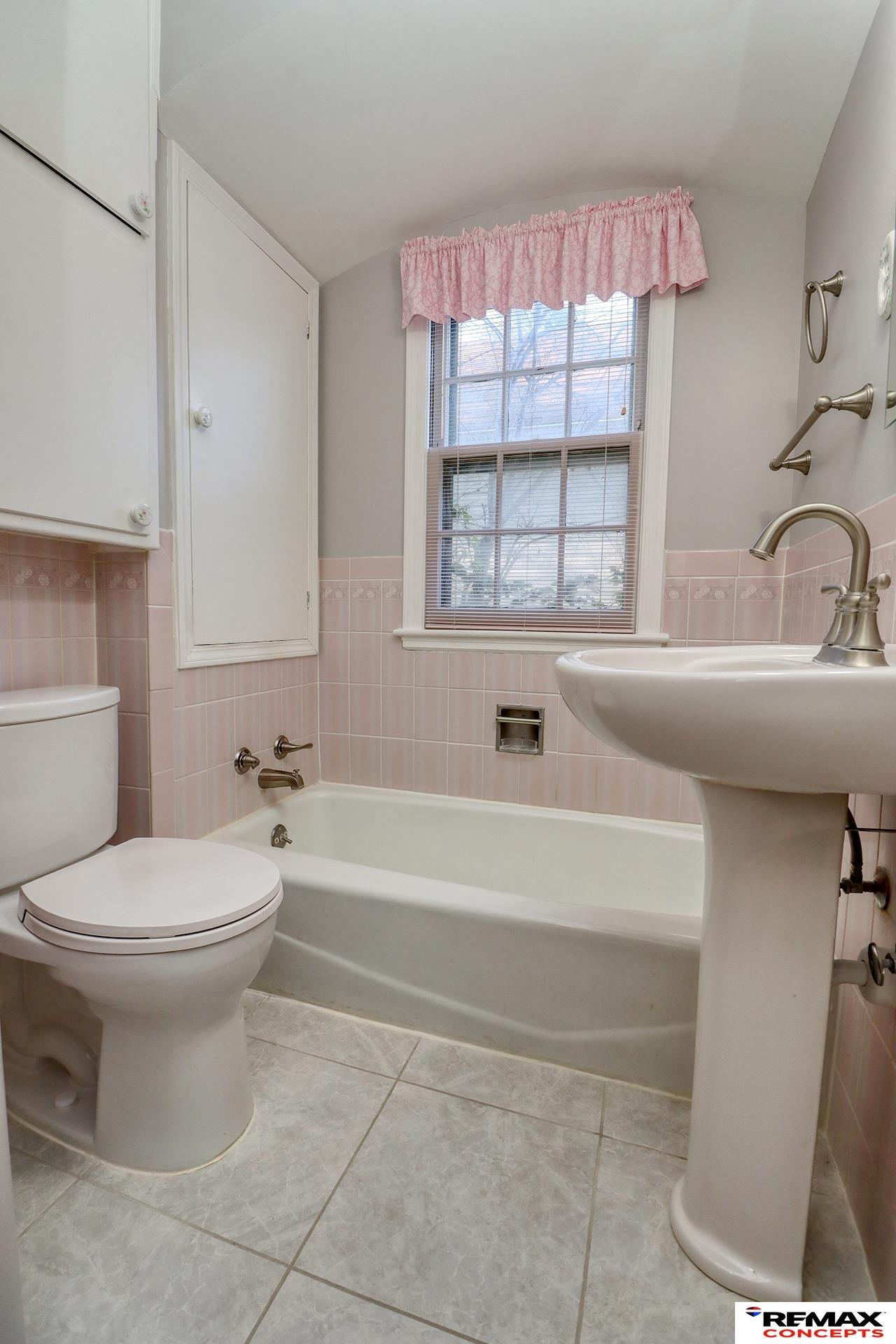 200 S Cotner Boulevard
