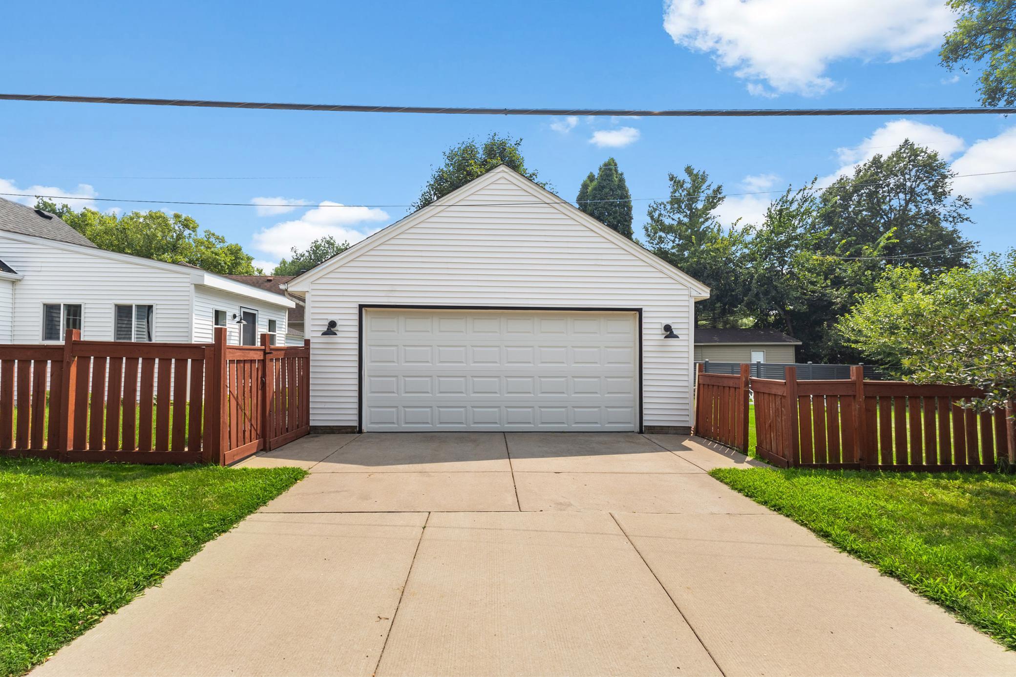 3900 Yosemite Avenue S