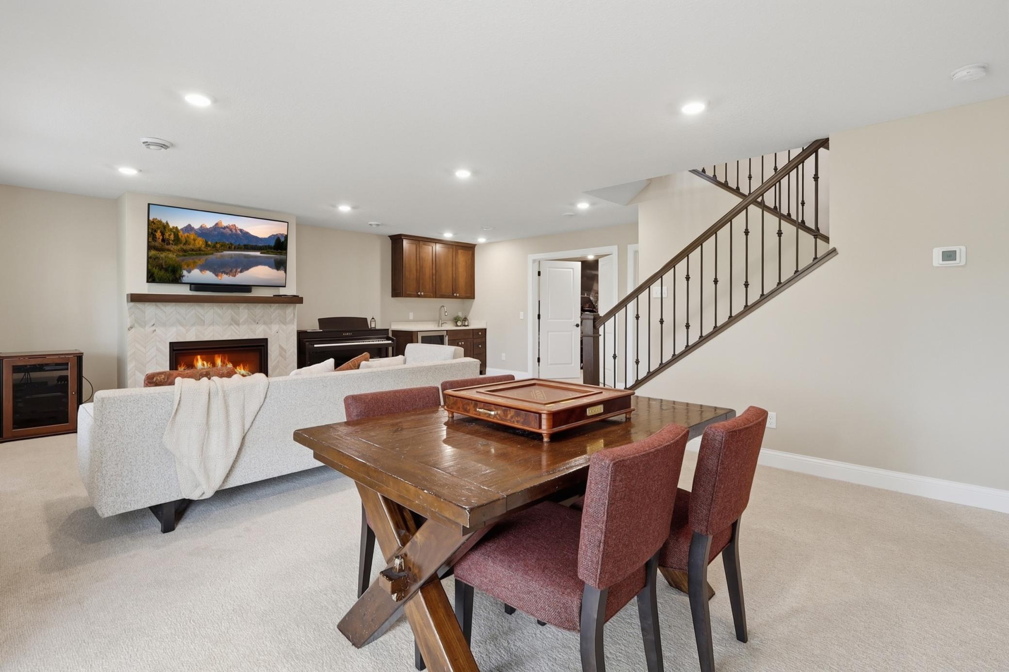 16383 Glory Lane