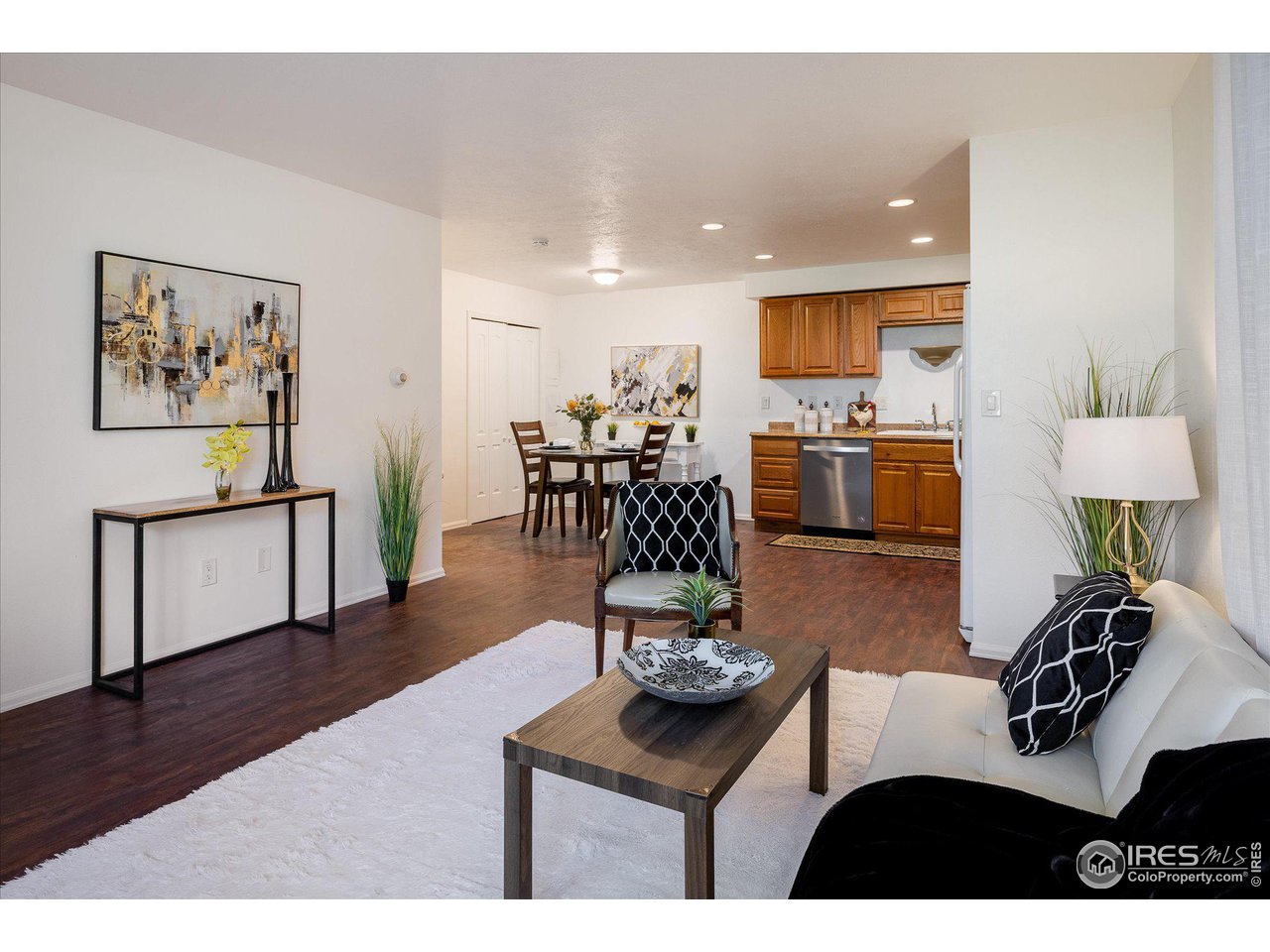 645 Manhattan Pl 111