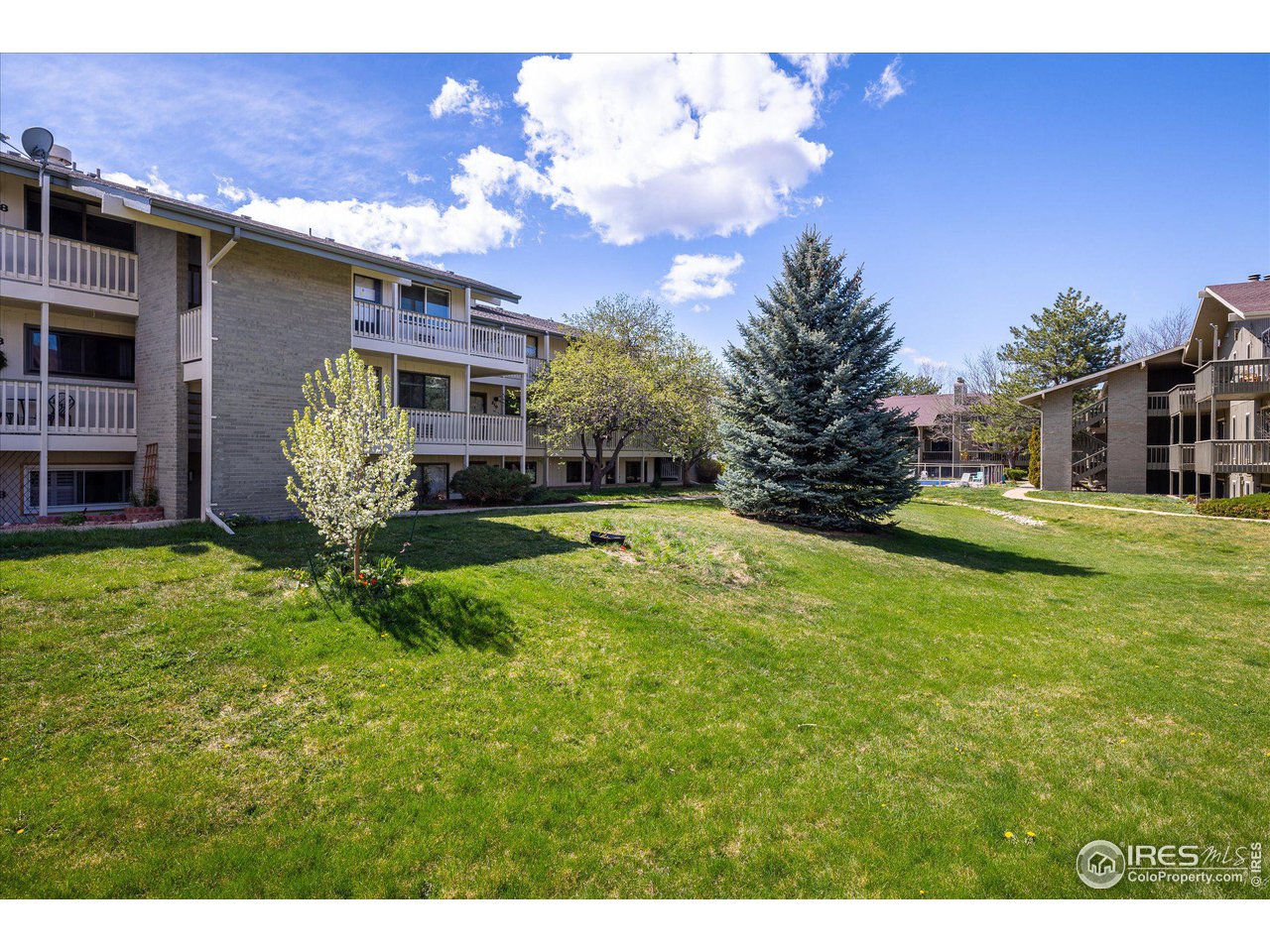 645 Manhattan Pl 111