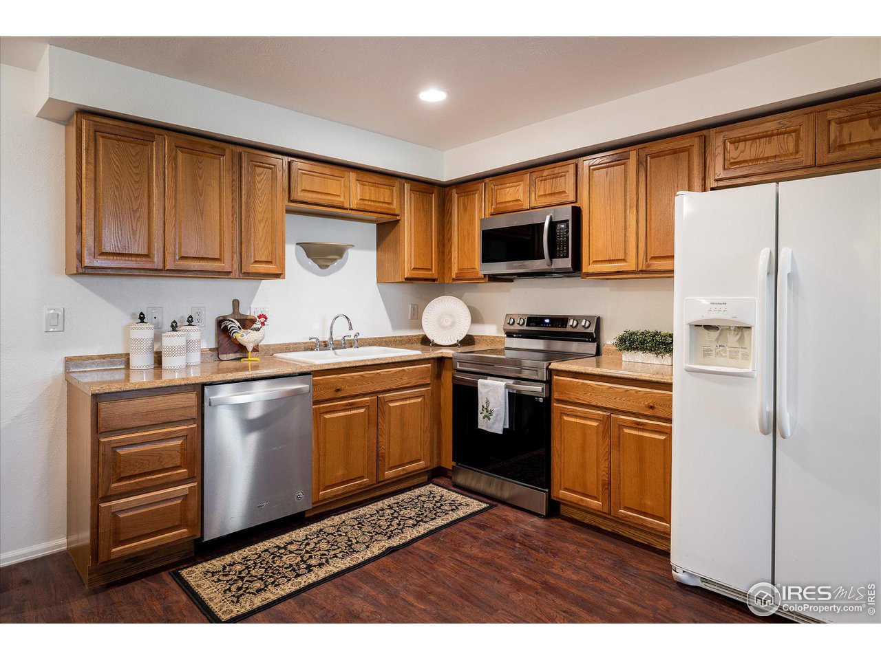 645 Manhattan Pl 111
