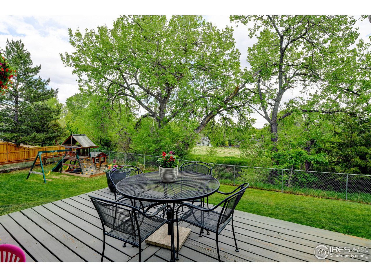 1512 Sunnyside Dr