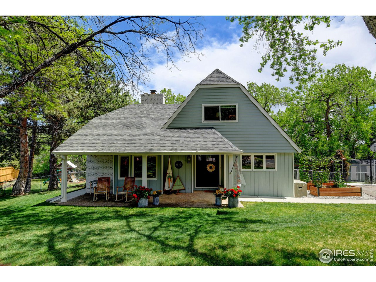 1512 Sunnyside Dr