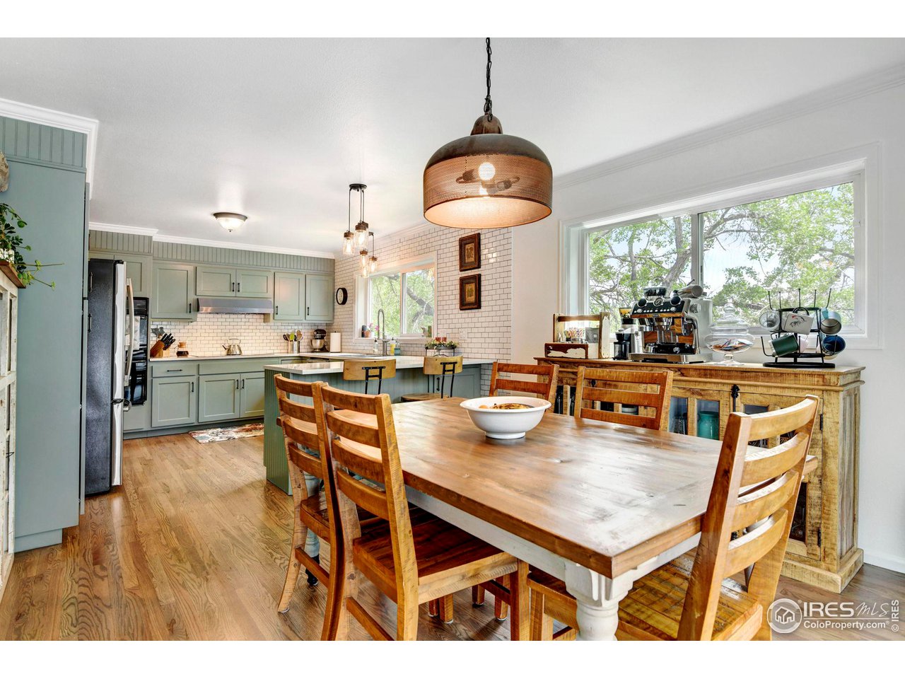1512 Sunnyside Dr