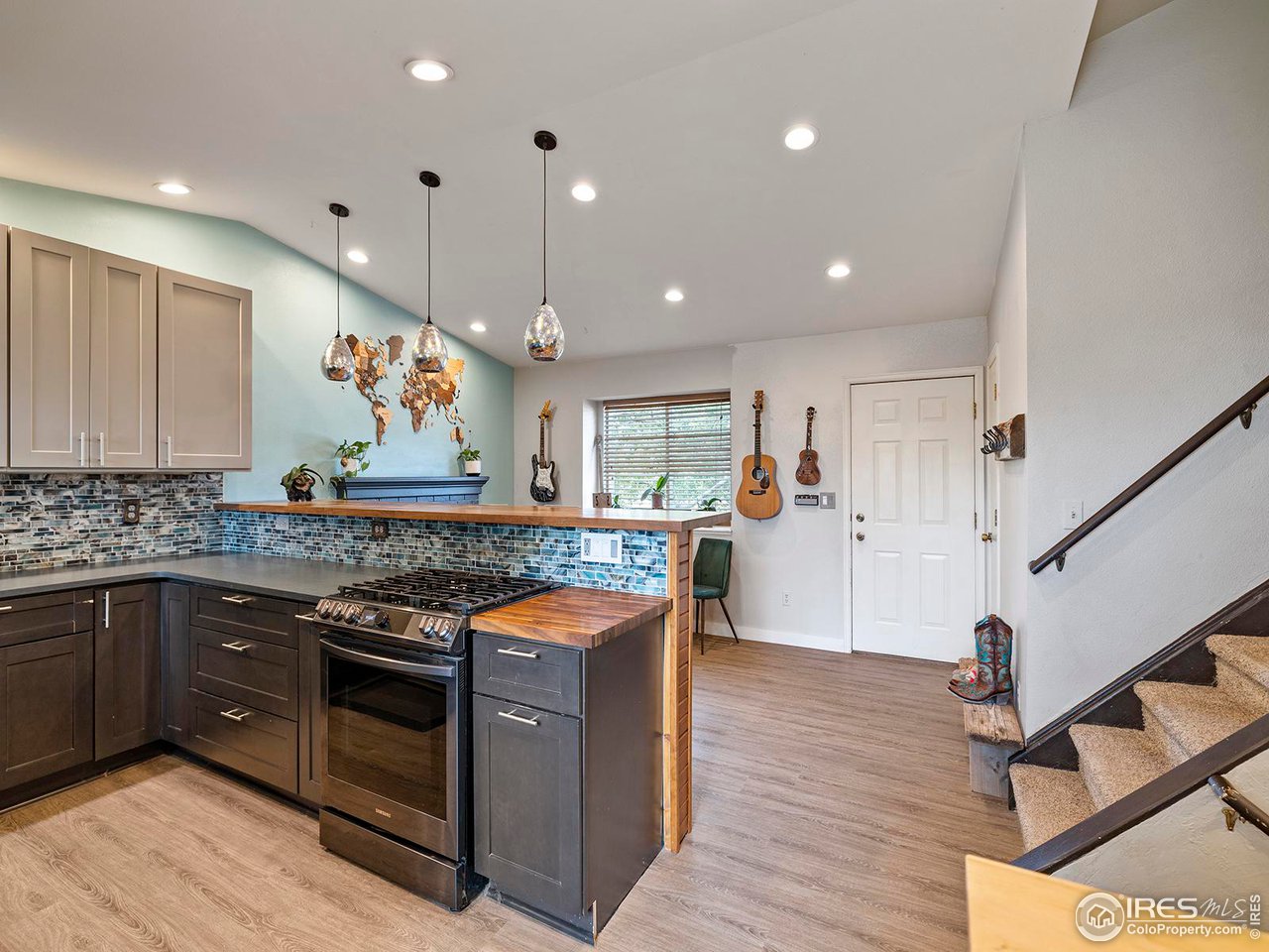 601 Lupine Dr