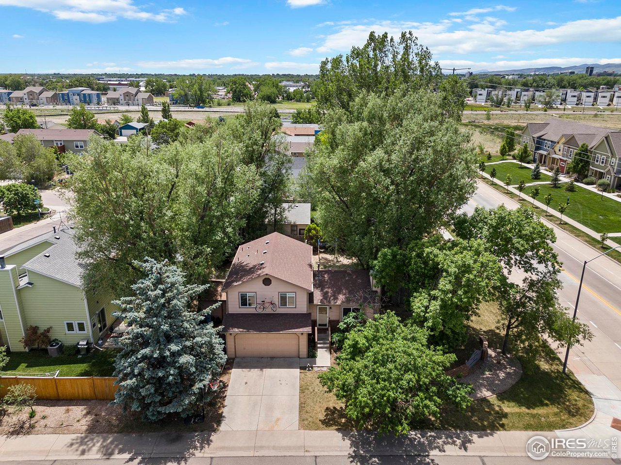 601 Lupine Dr
