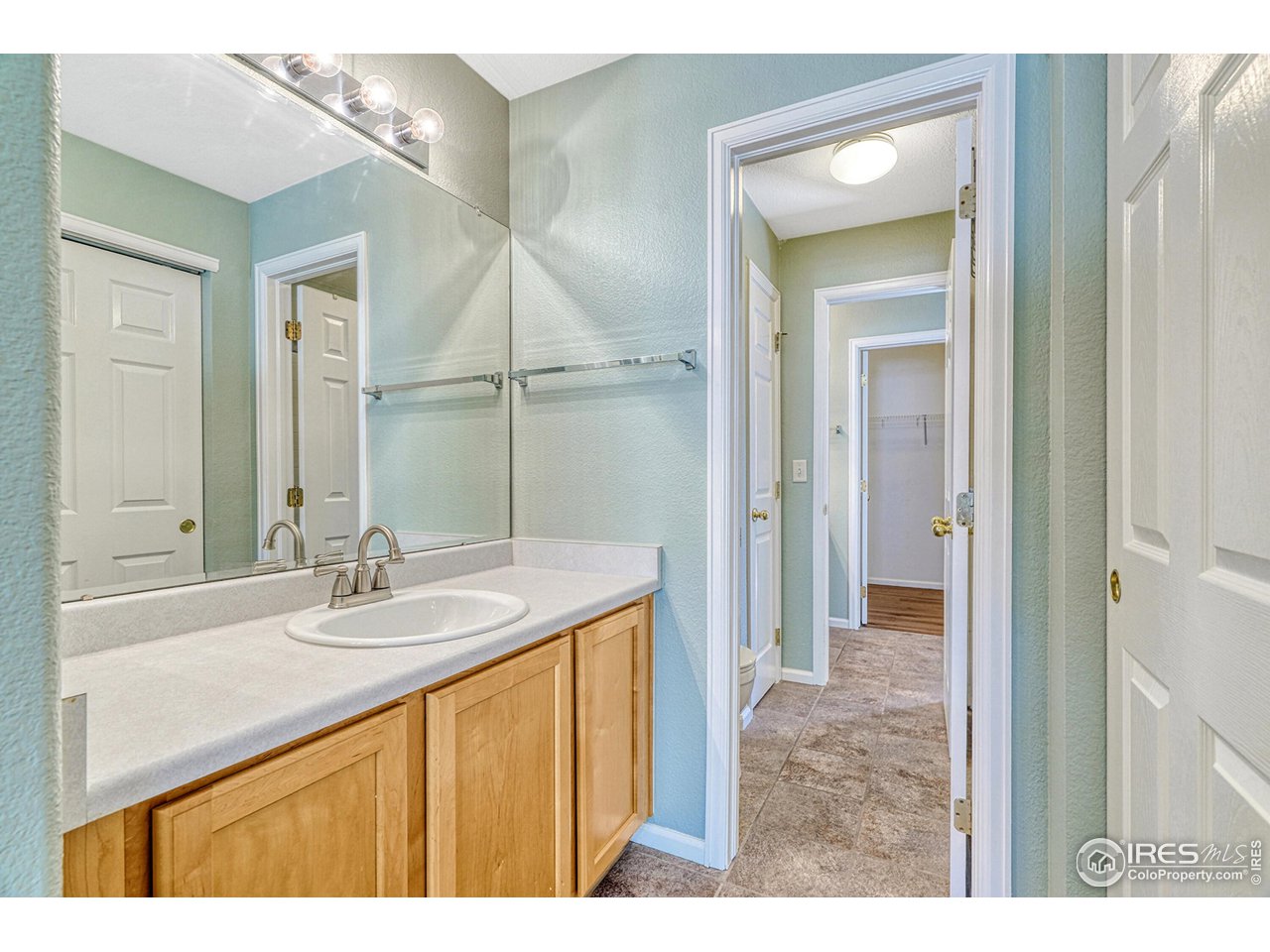 4017 Three Bridges Ct