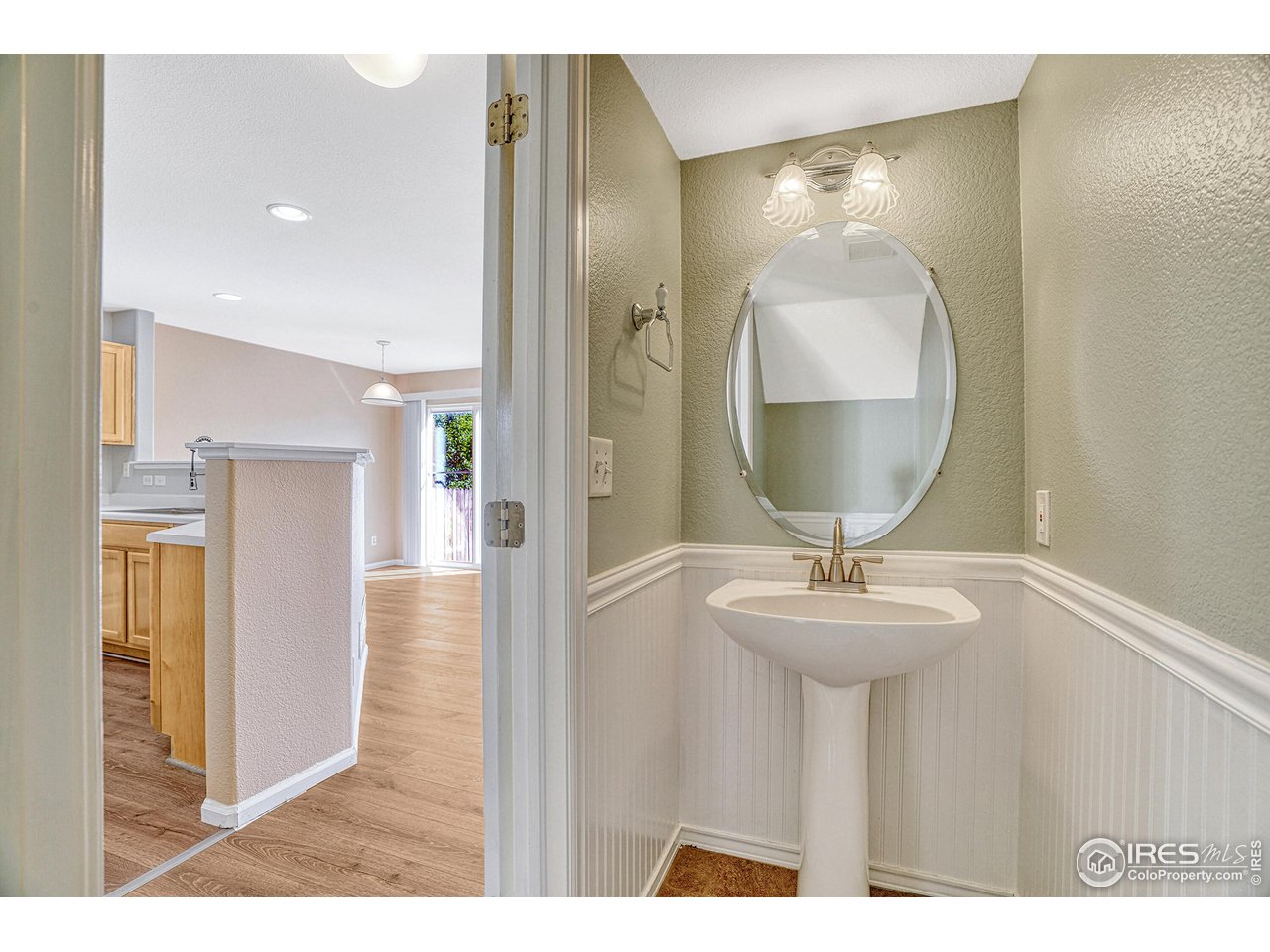 4017 Three Bridges Ct