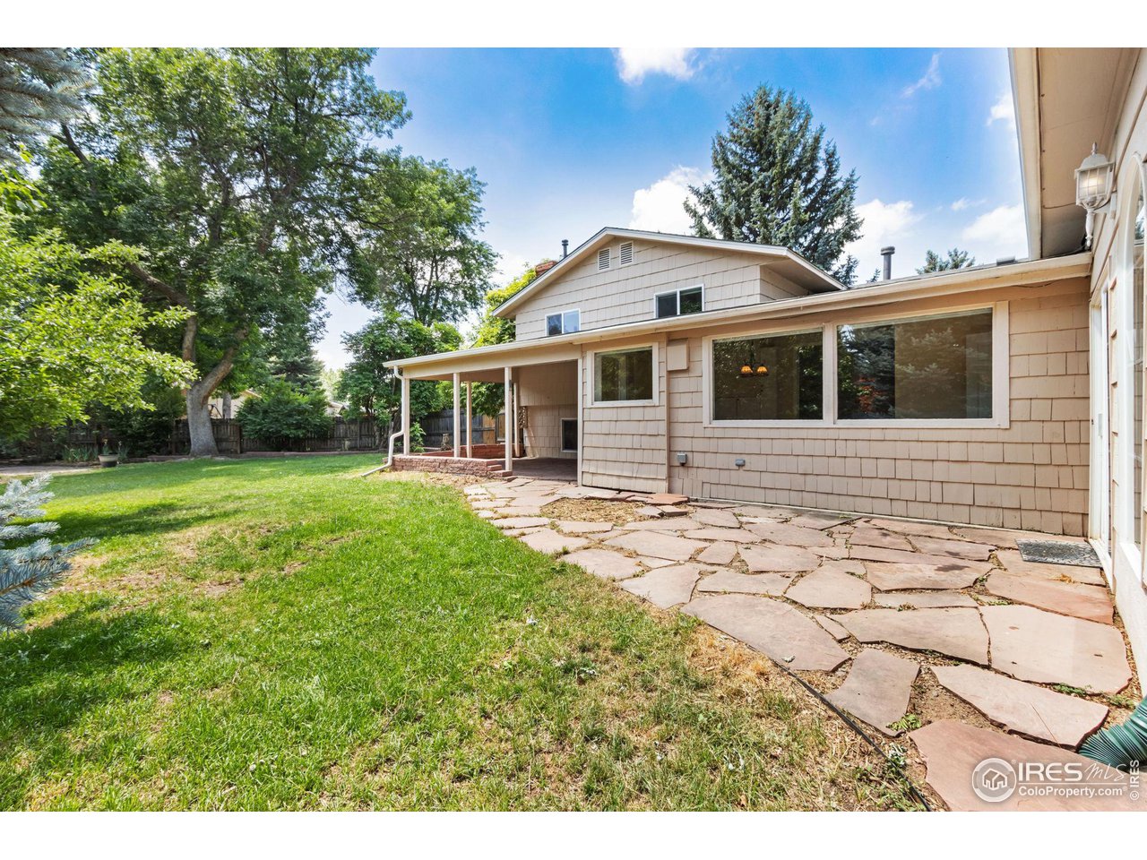 2216 Scotch Pine Ct