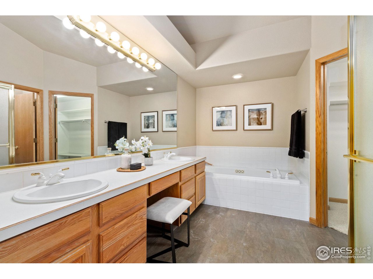 5151 Boardwalk Dr Q-1
