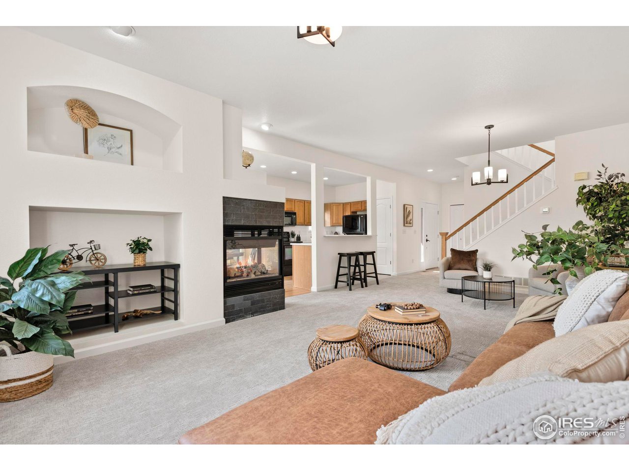 702 Cairnes Dr C-7
