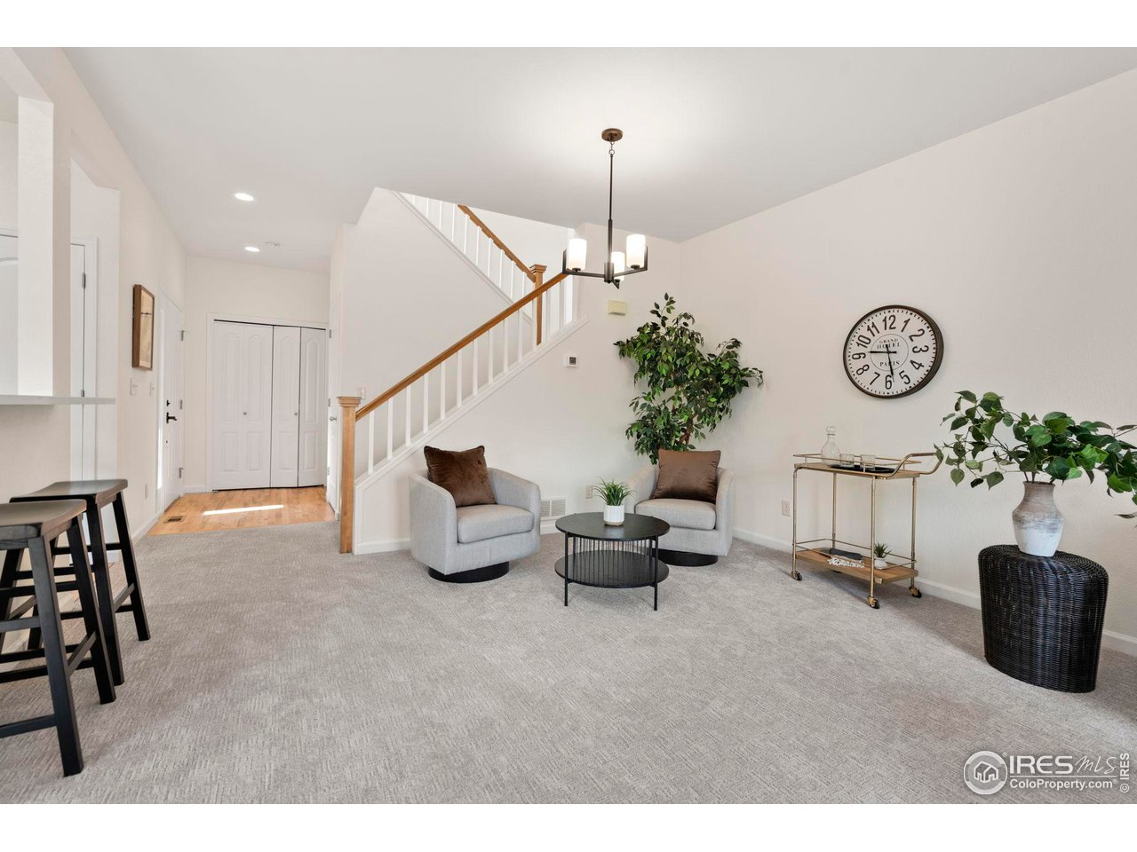 702 Cairnes Dr C-7