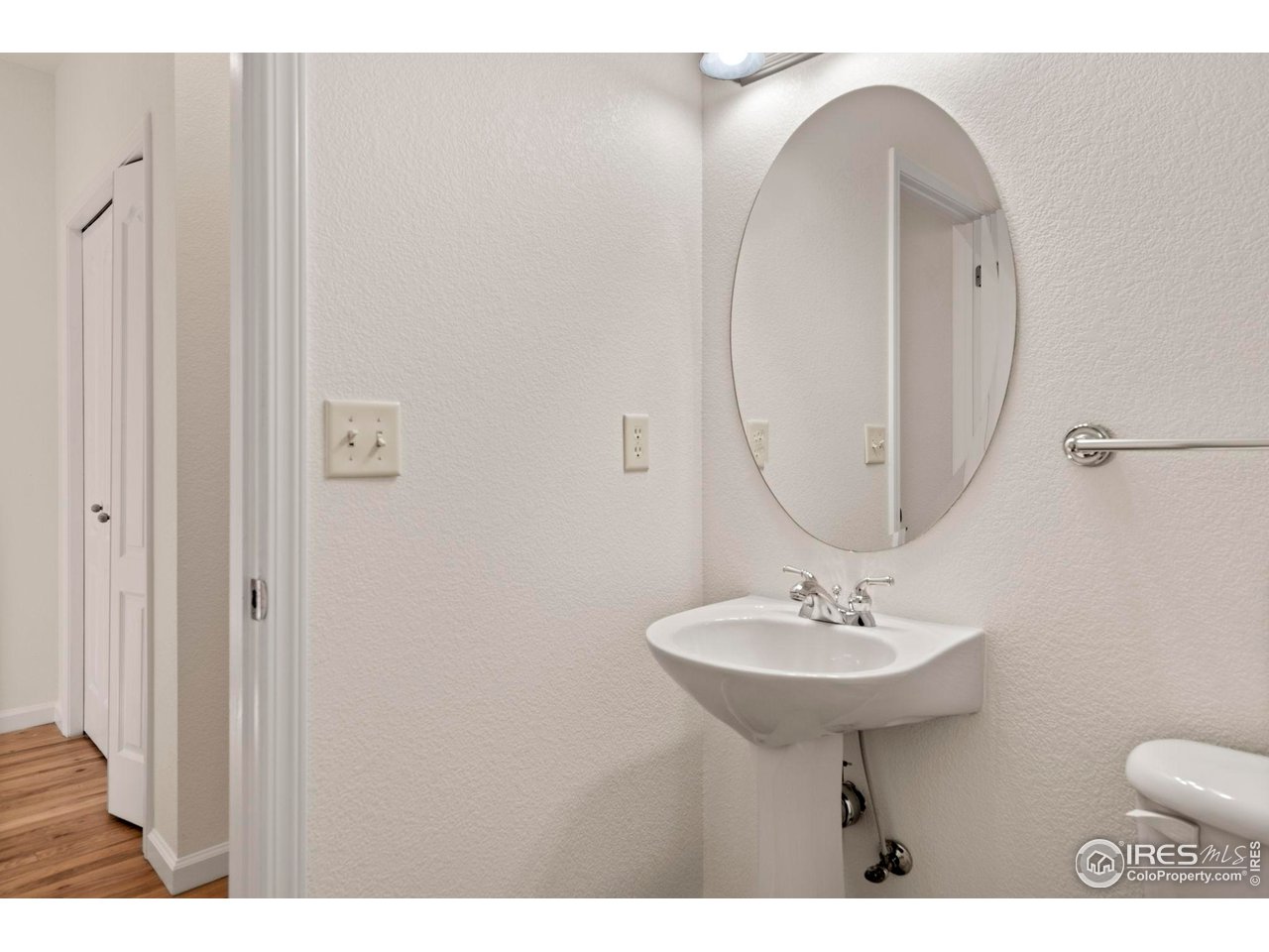 702 Cairnes Dr C-7