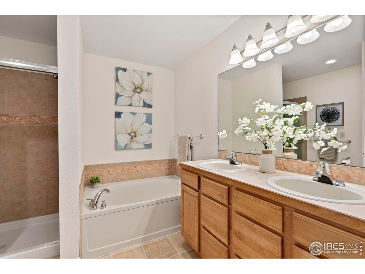 702 Cairnes Dr C-7