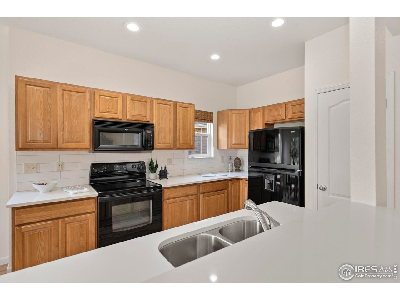 702 Cairnes Dr C-7