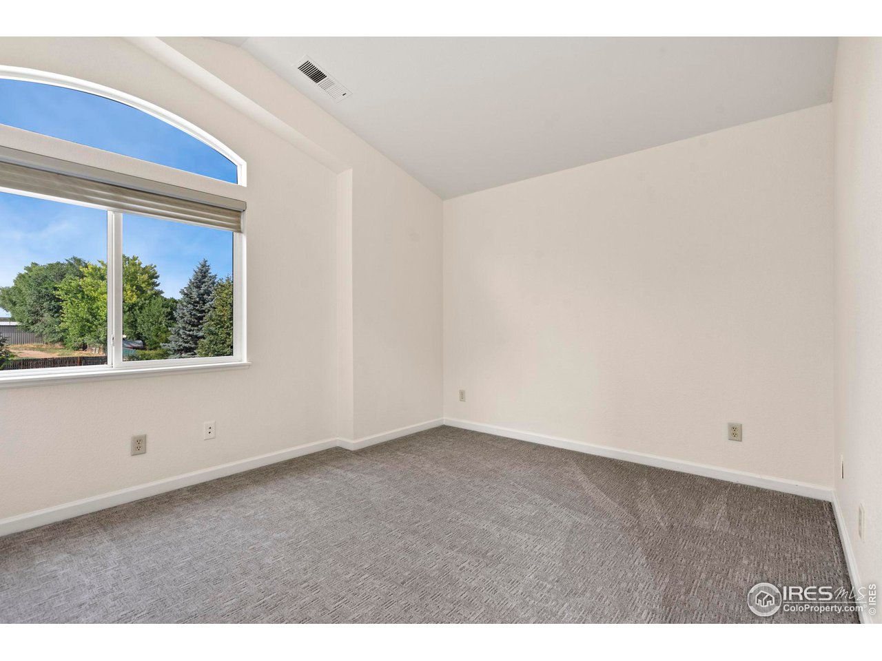 702 Cairnes Dr C-7