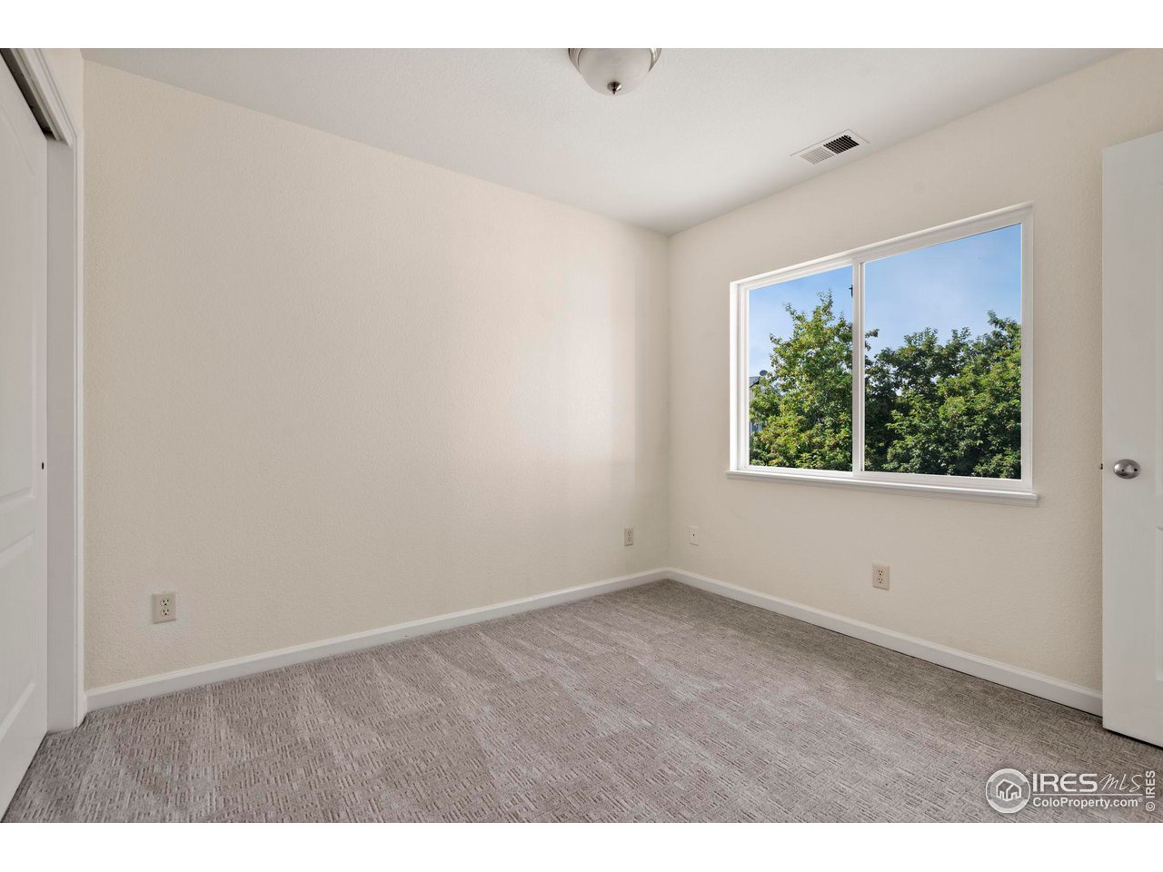 702 Cairnes Dr C-7