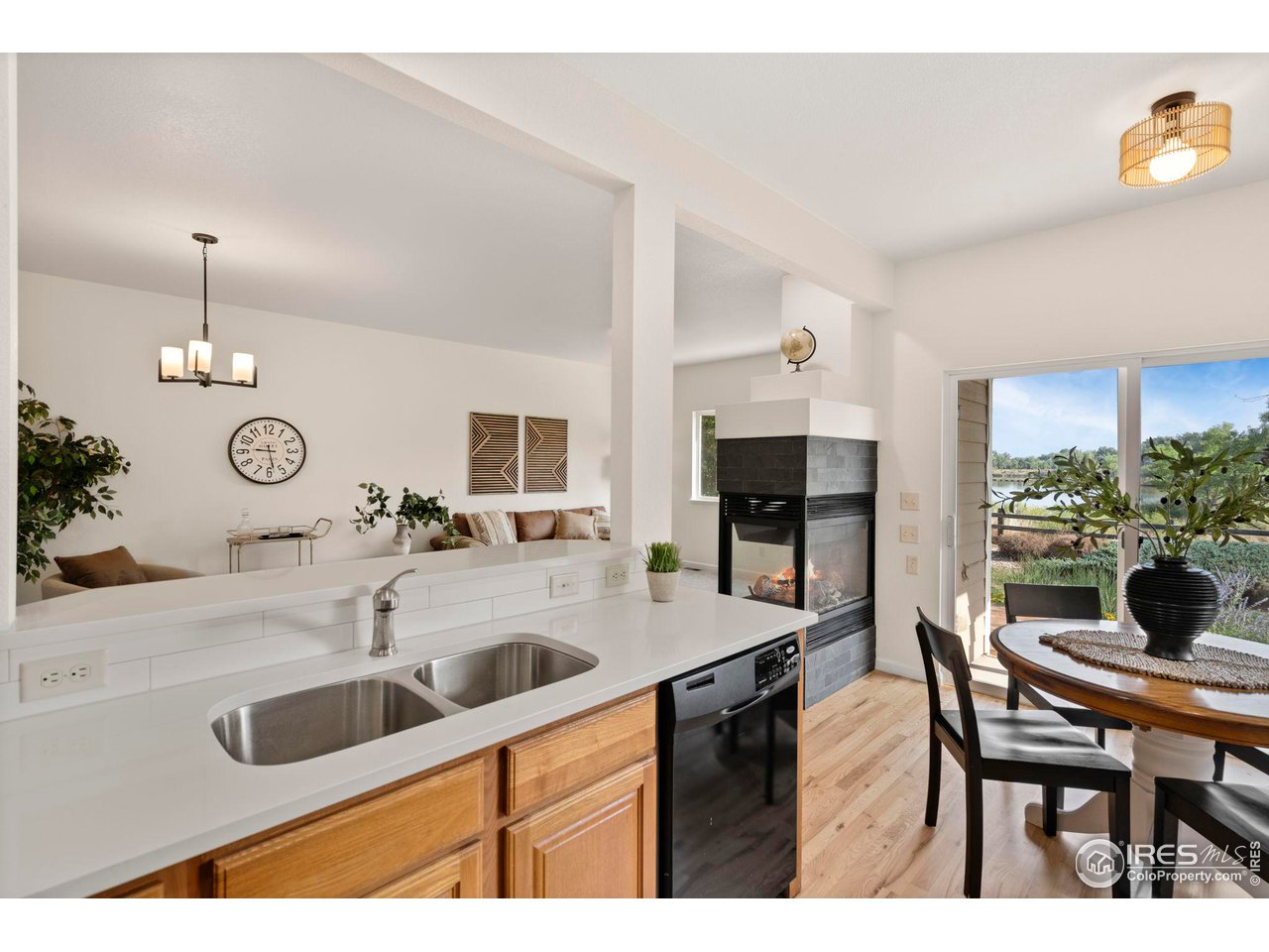 702 Cairnes Dr C-7