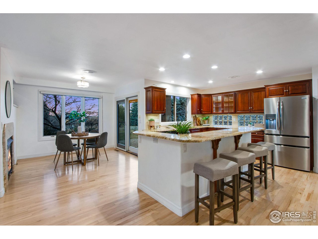 378 High Pointe Dr