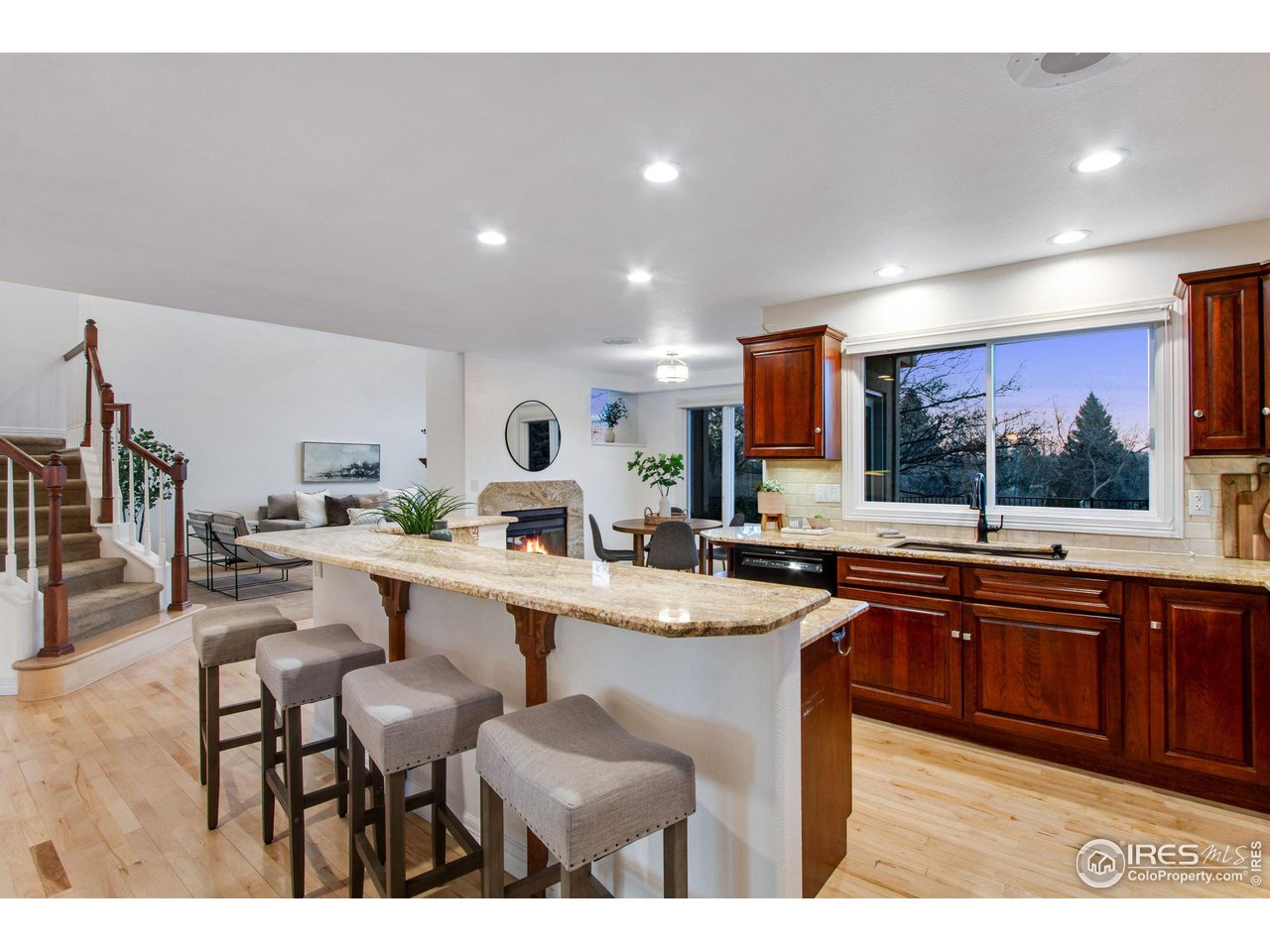 378 High Pointe Dr