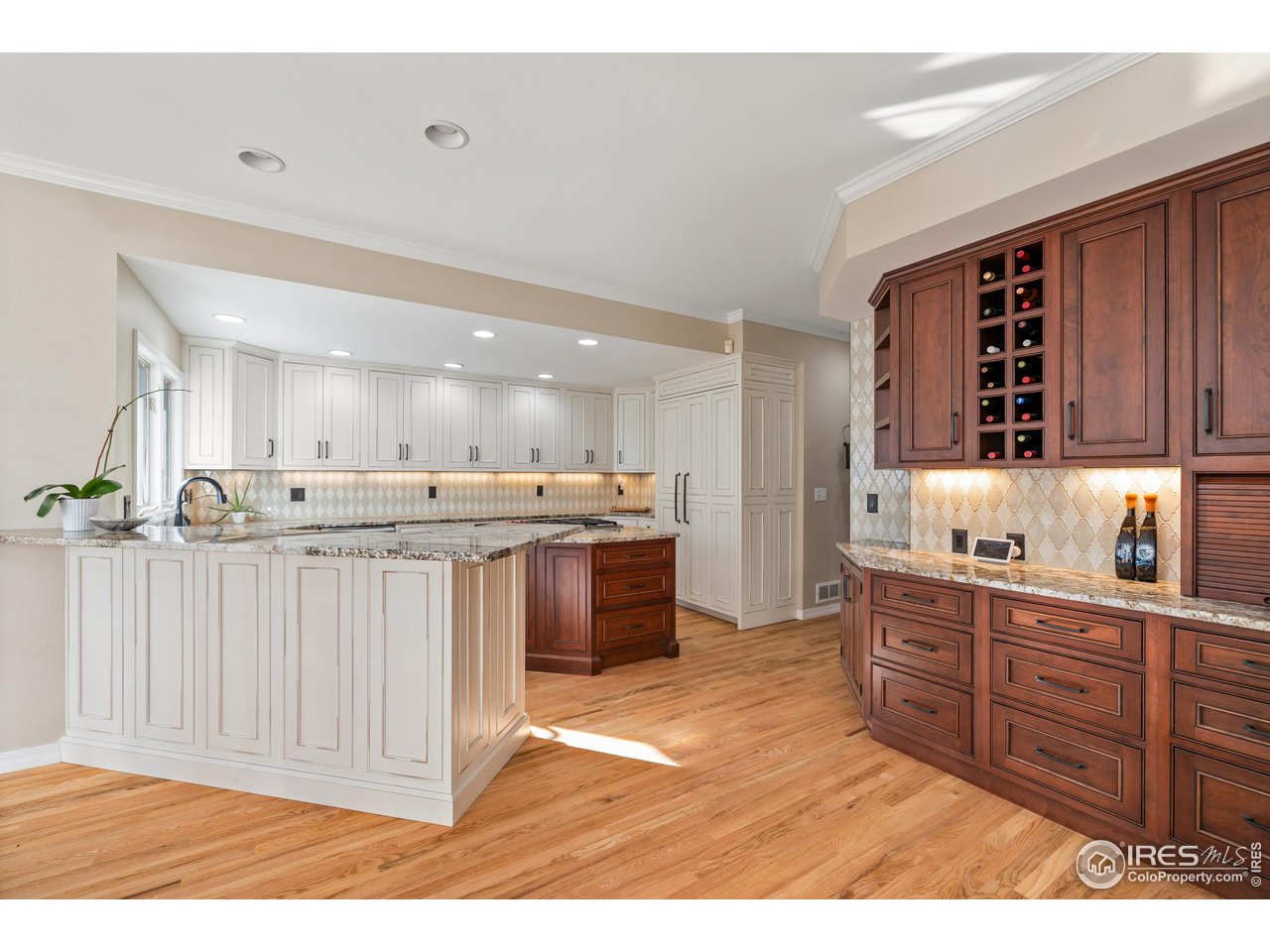 813 Whitehall Ct