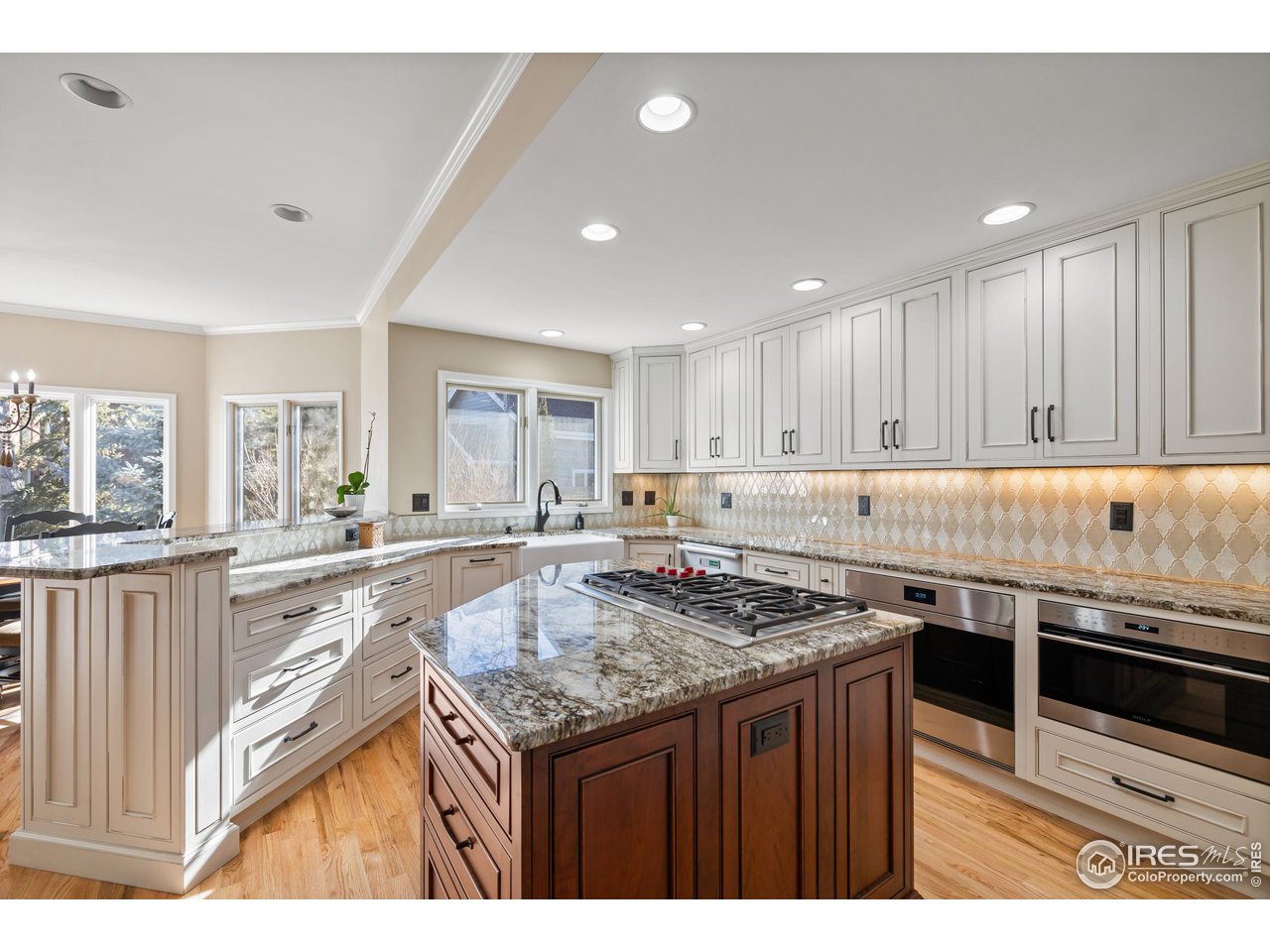 813 Whitehall Ct
