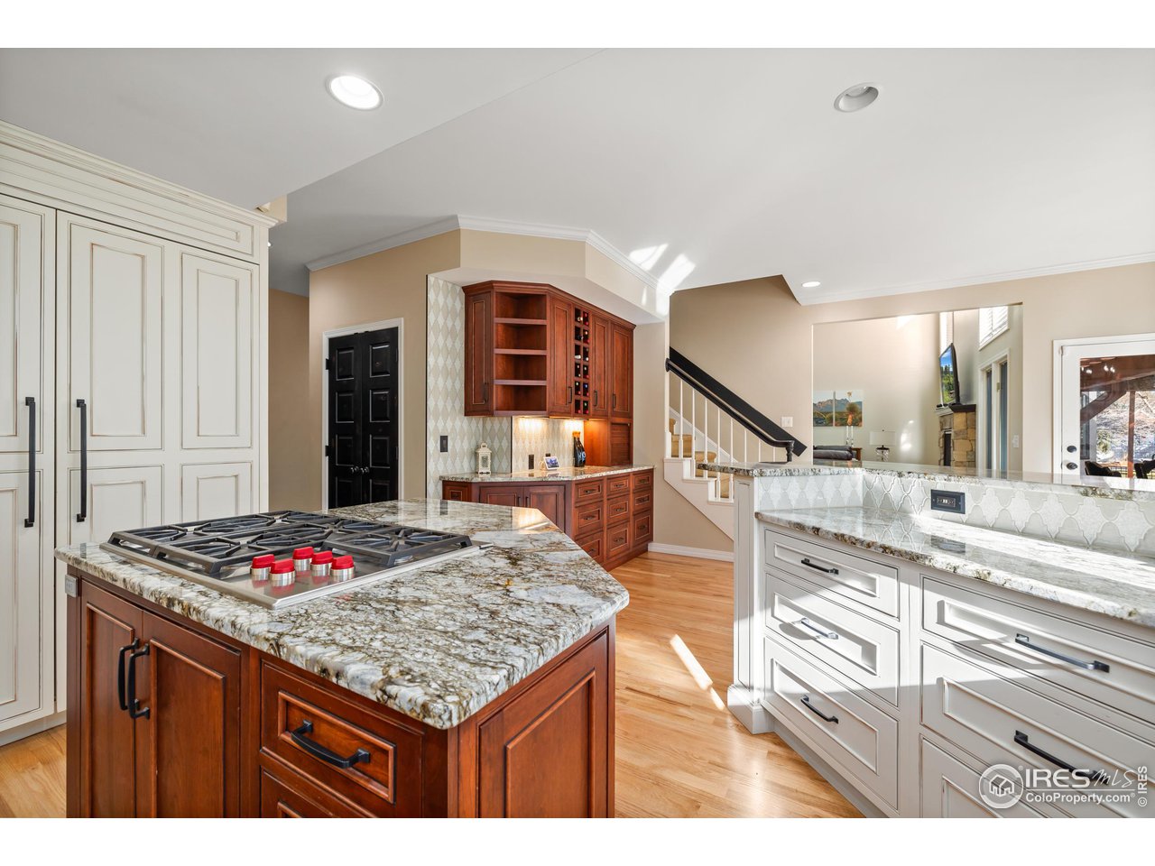 813 Whitehall Ct