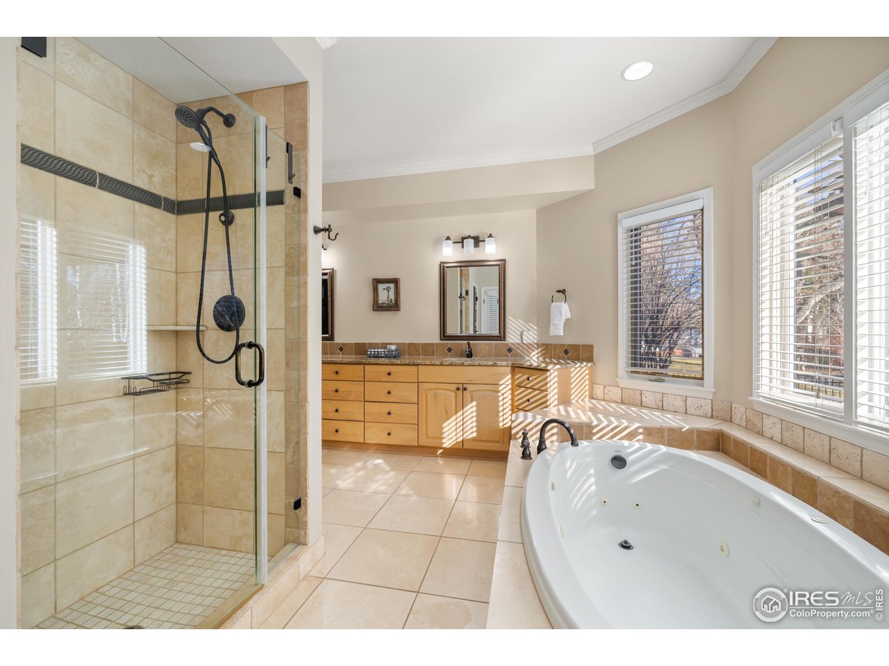 813 Whitehall Ct