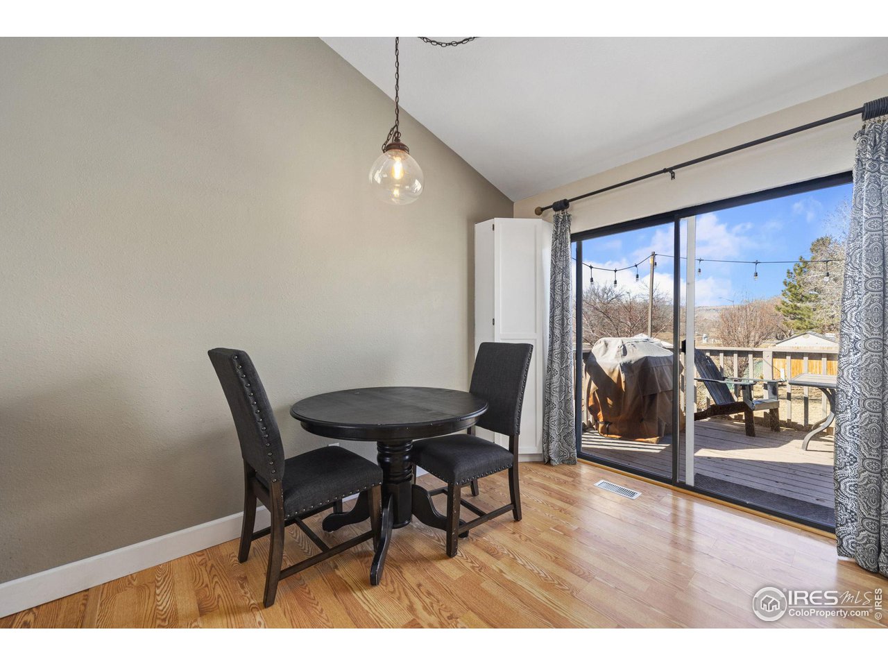 1036 Bitterbrush Ln