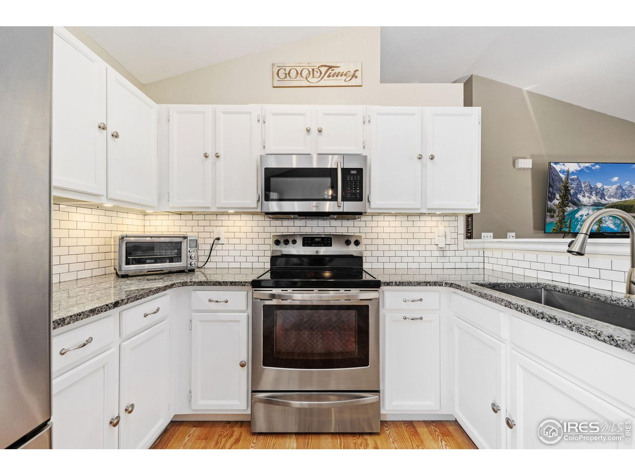 1036 Bitterbrush Ln