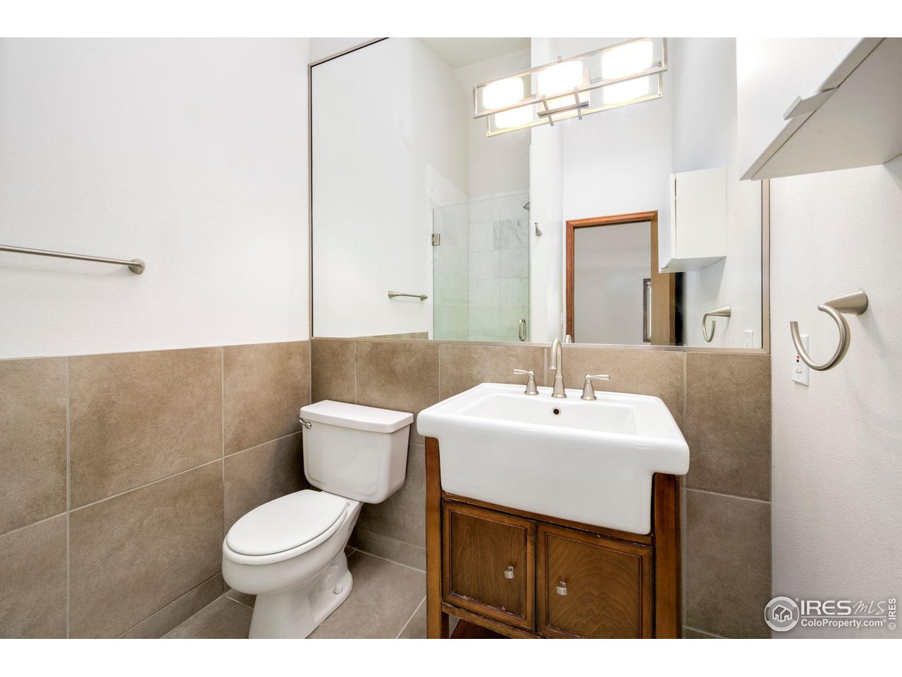 1045 Driftwood Dr