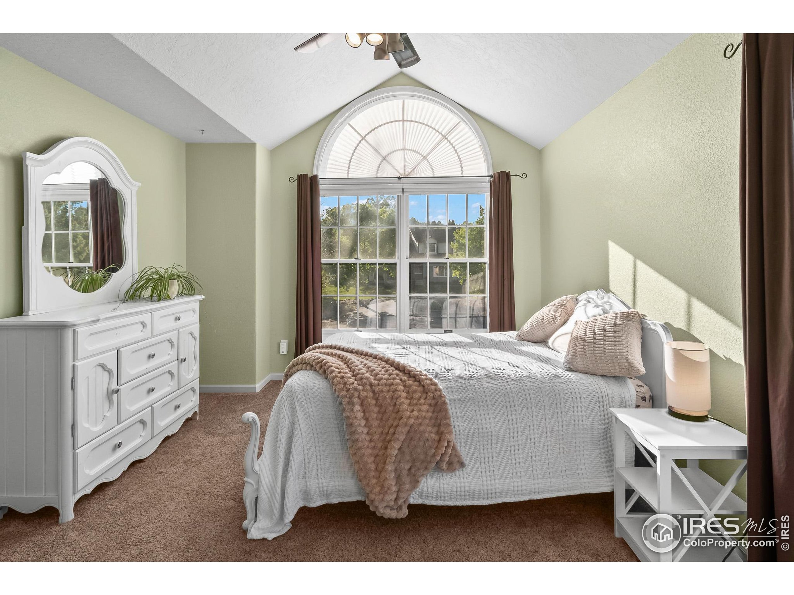 3020 Blue Mountain Ct