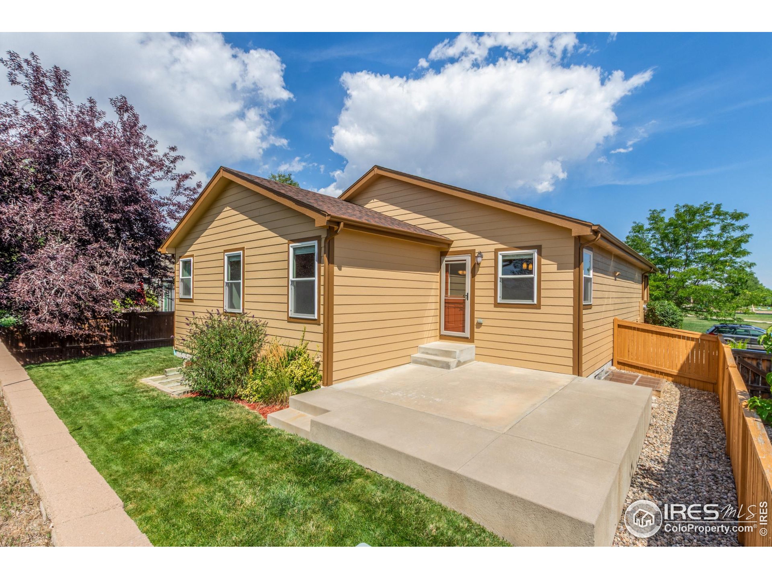 2422 Steamboat Springs St