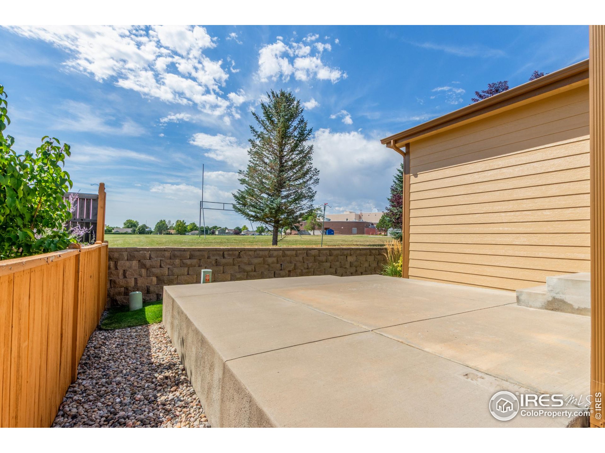 2422 Steamboat Springs St