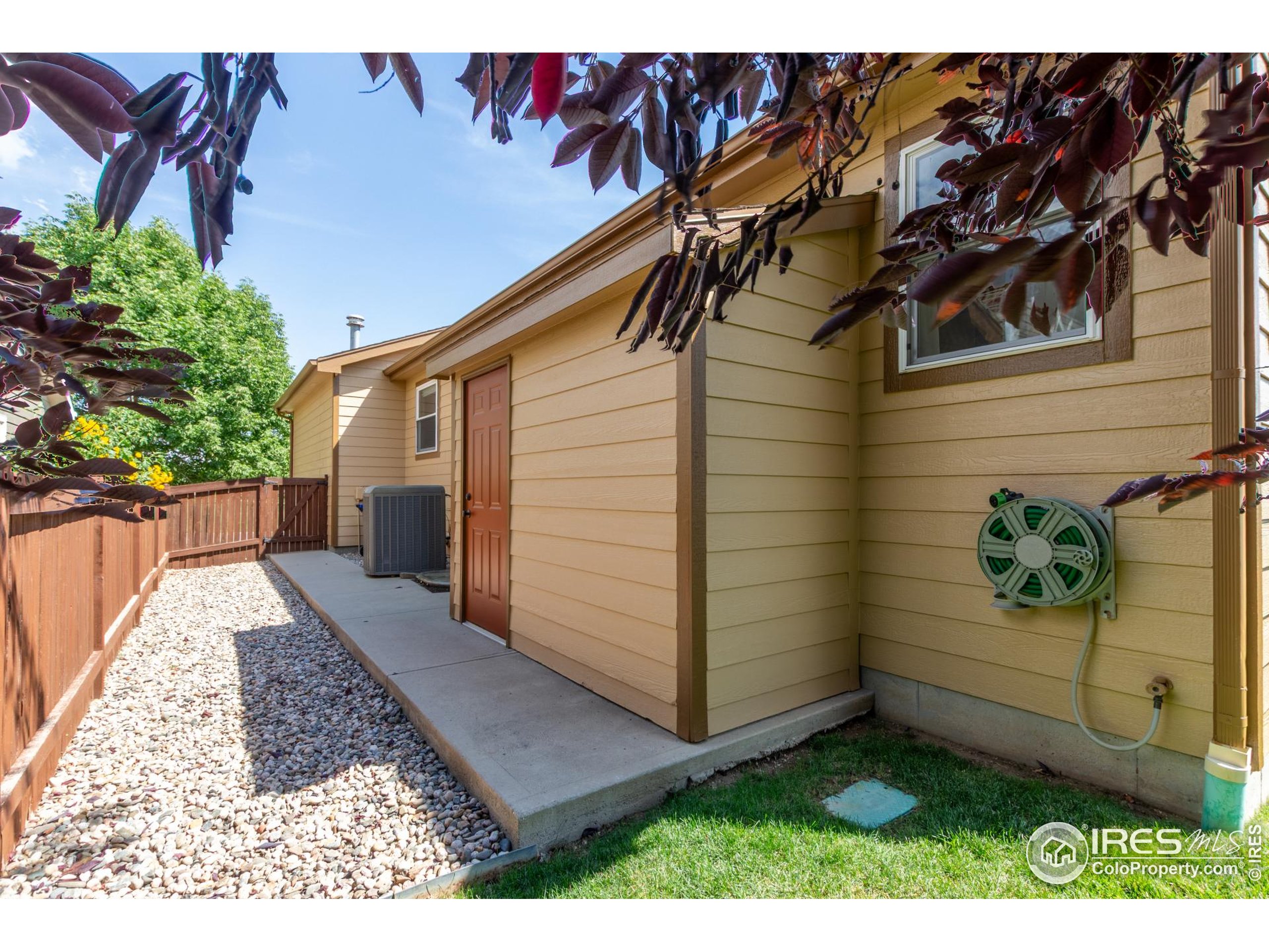 2422 Steamboat Springs St