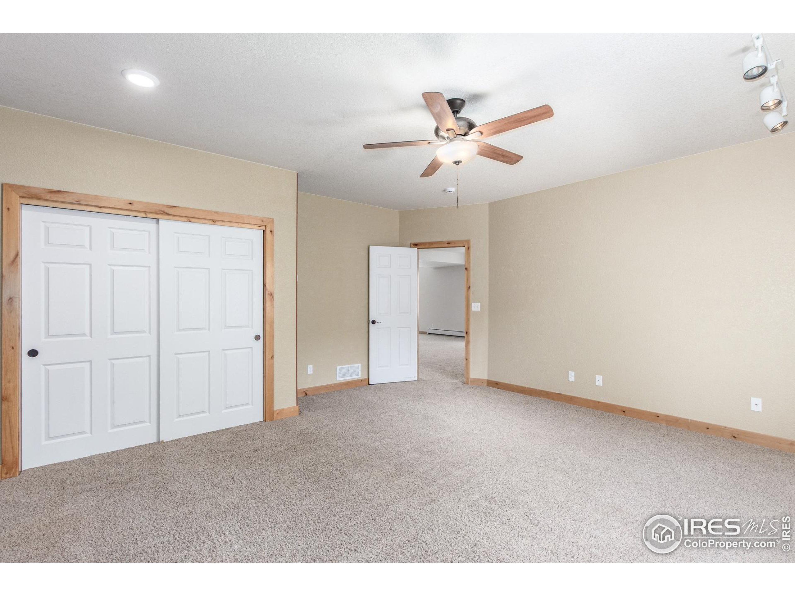 2422 Steamboat Springs St