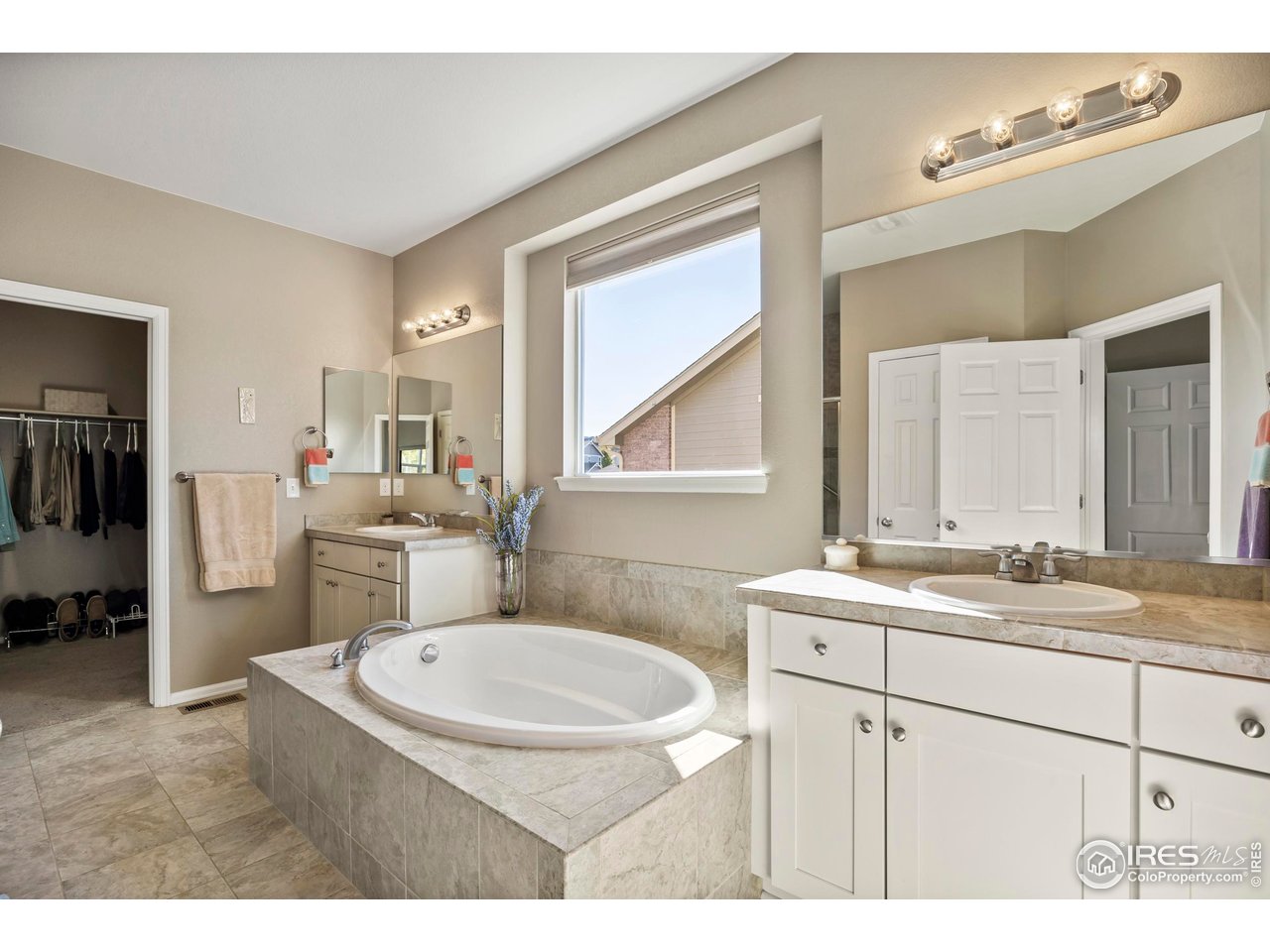 216 Siesta Key Dr