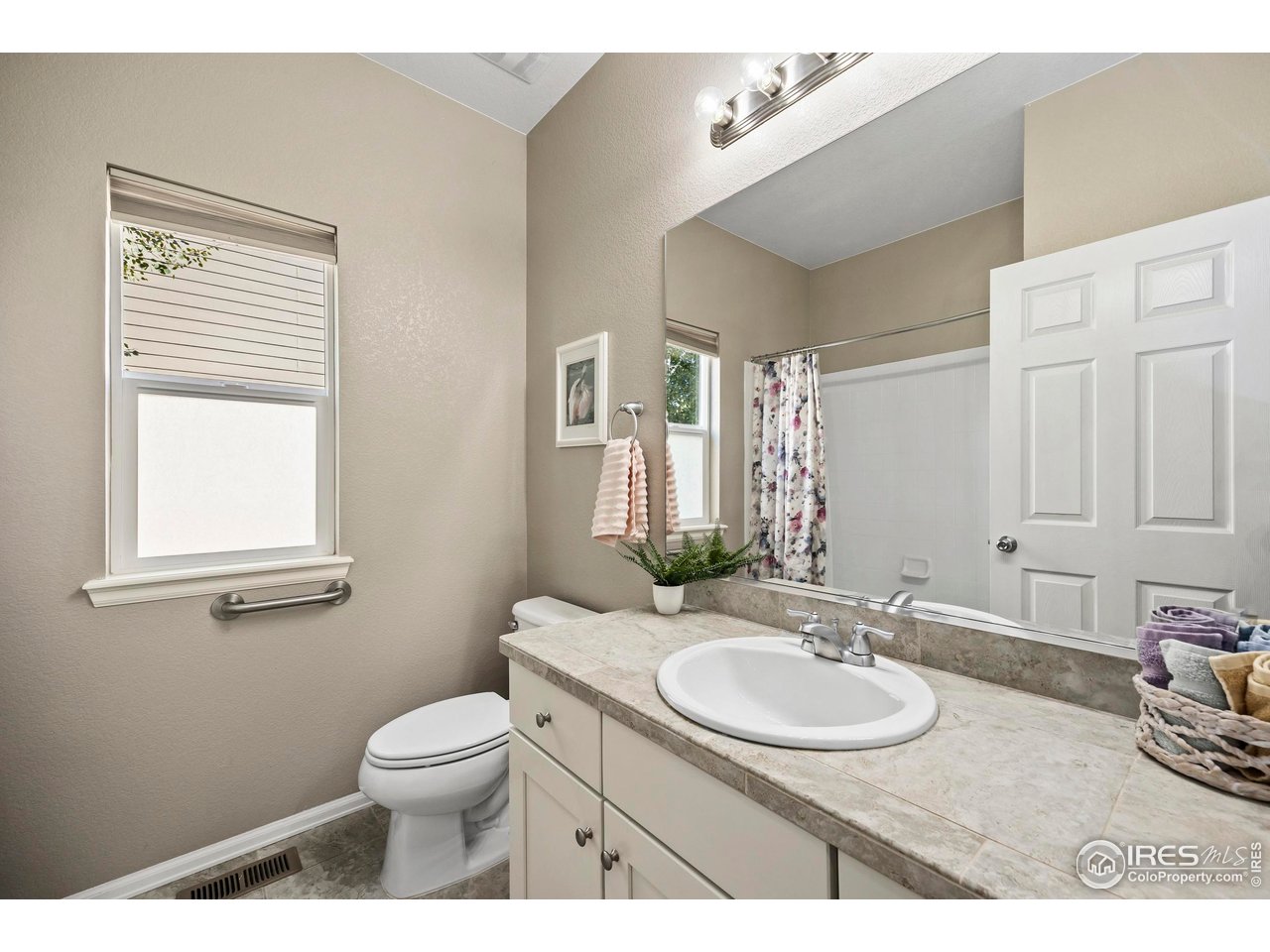 216 Siesta Key Dr