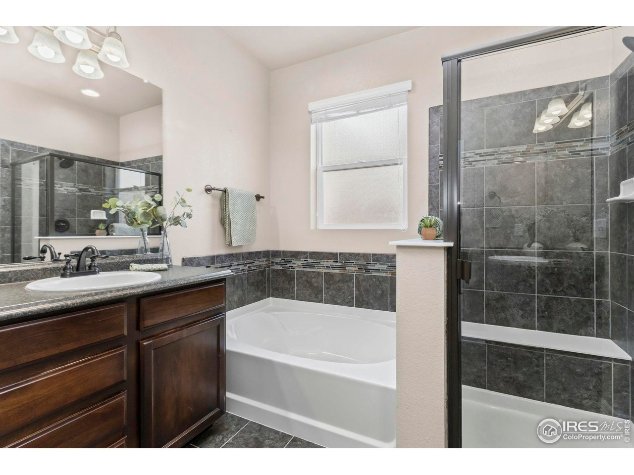 2220 Maid Marian Ct