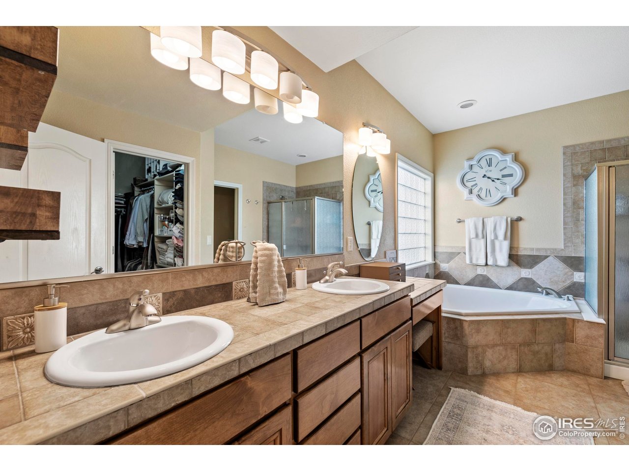 3527 Green Spring Dr