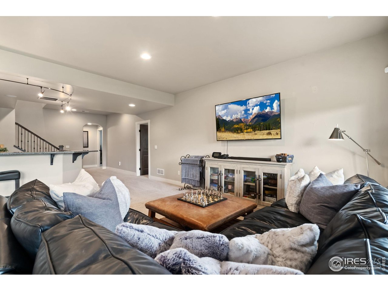 3828 Valley Crest Dr