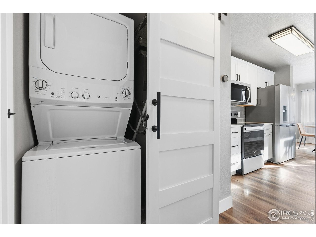 5620 W 80th Pl 66