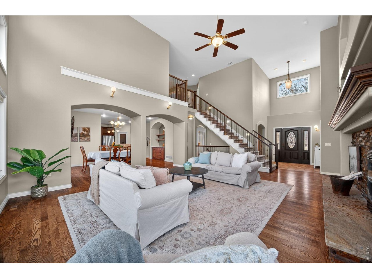 2463 Amber Dr