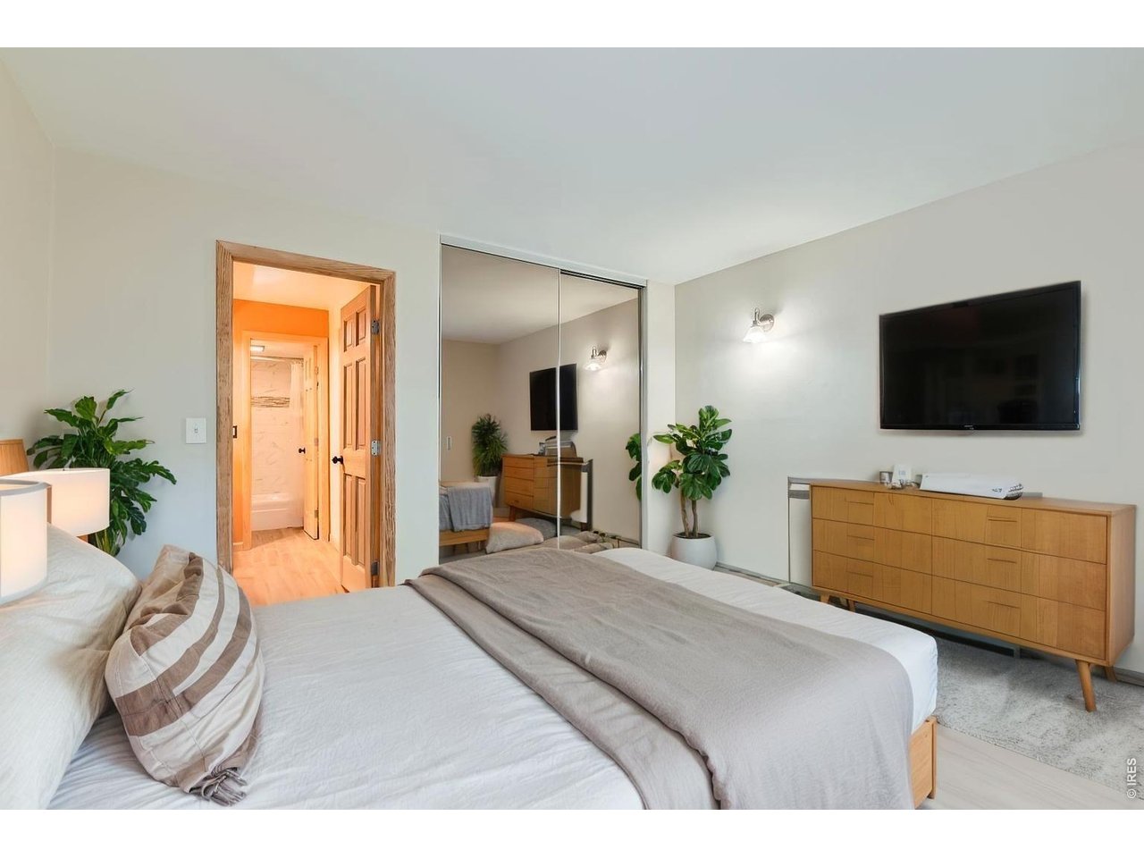 2227 Canyon Blvd B-253